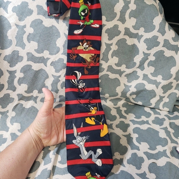 VINTAGE 1997 Warner Brothers Tie Taz Bugs Daffy Peppy Marvin Looney Tunes - Picture 2 of 4